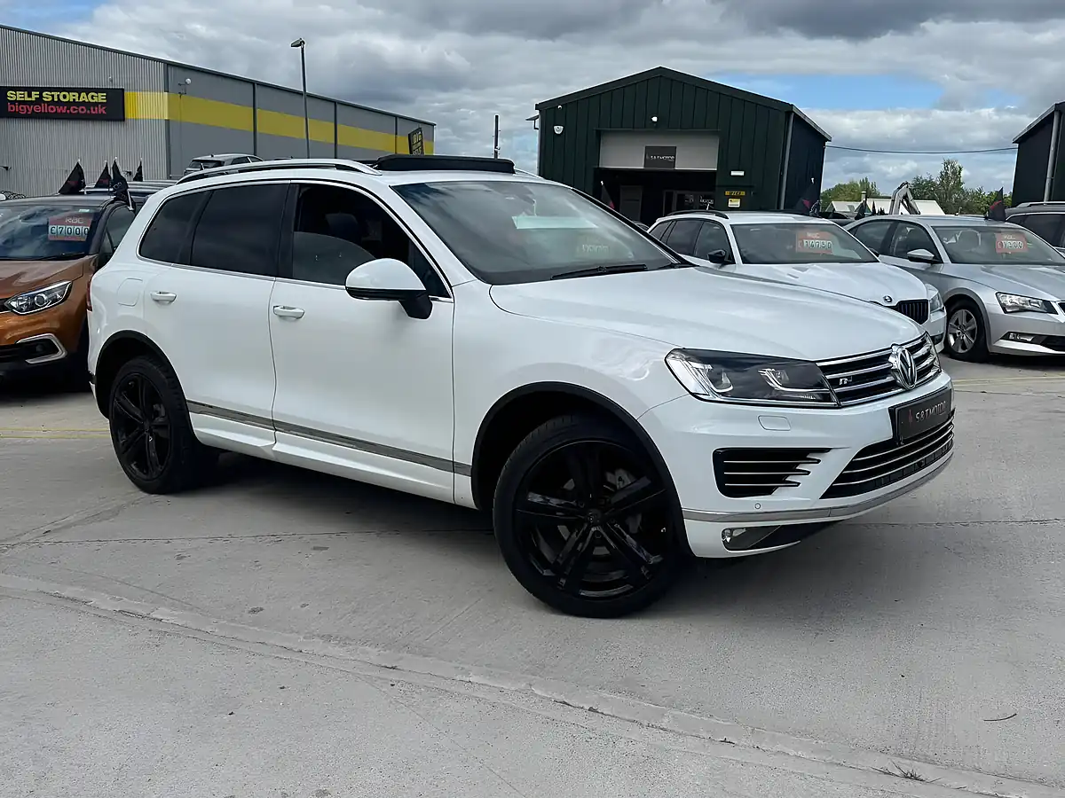 Used 2014 Volkswagen Touareg R-Line White - Interior and Exterior details 2