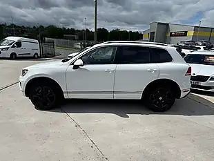 Used 2014 Volkswagen Touareg R-Line White - Interior and Exterior details 8