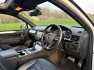 Used 2014 Volkswagen Touareg R-Line White - Interior and Exterior details 13