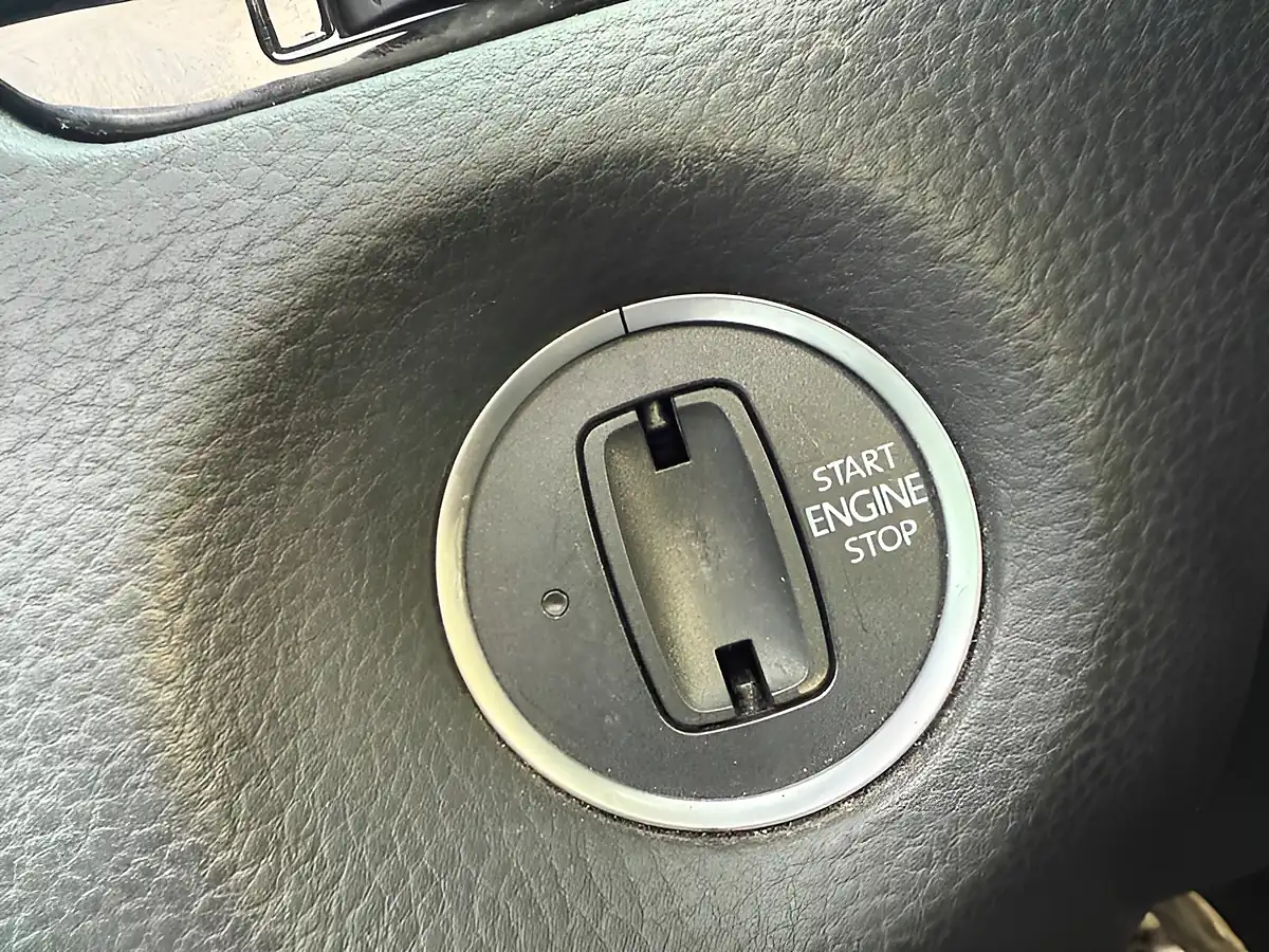 Used 2014 Volkswagen Touareg R-Line White - Interior and Exterior details 15