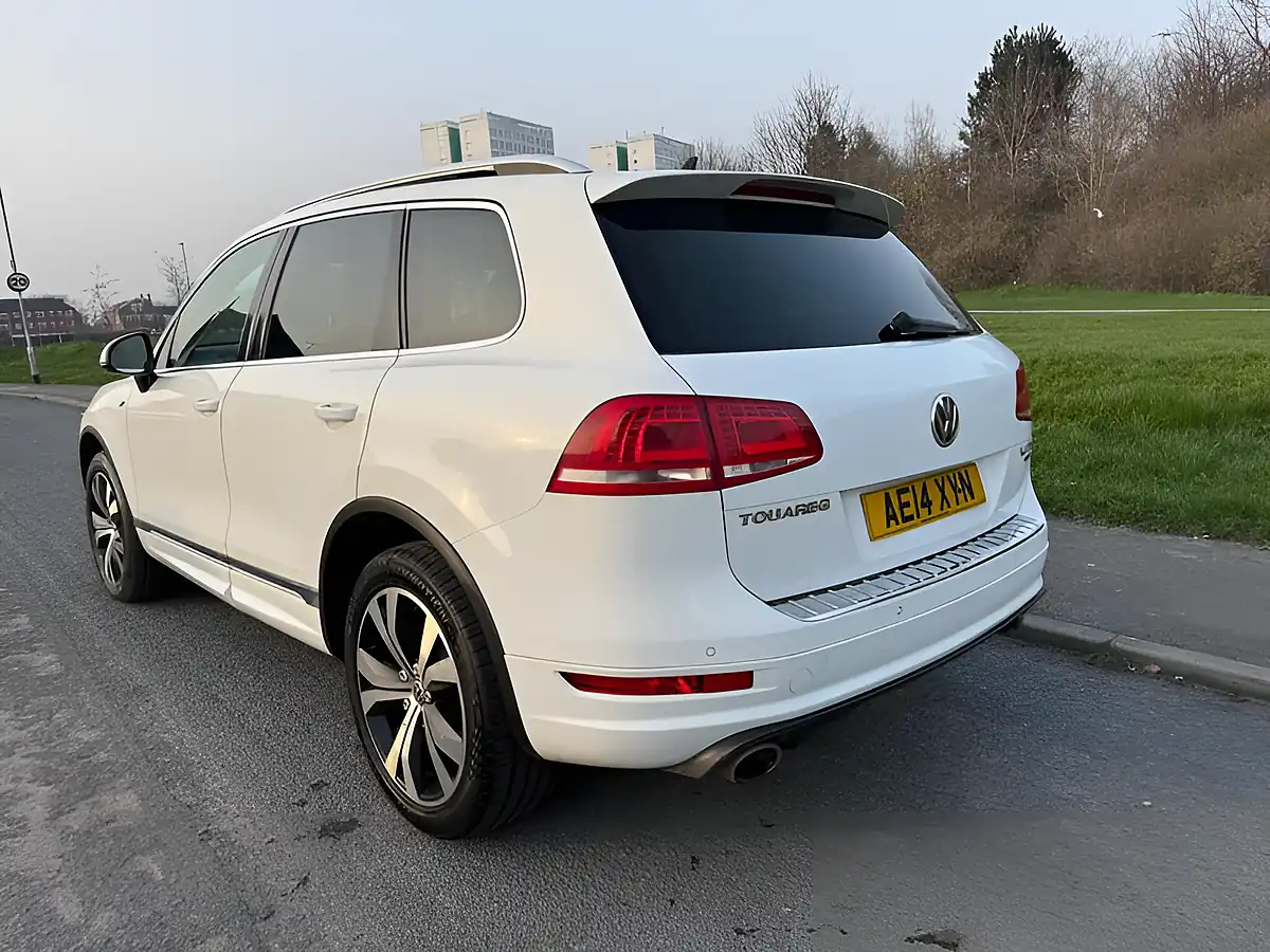 Used 2014 Volkswagen Touareg R-Line White - Interior and Exterior details 3