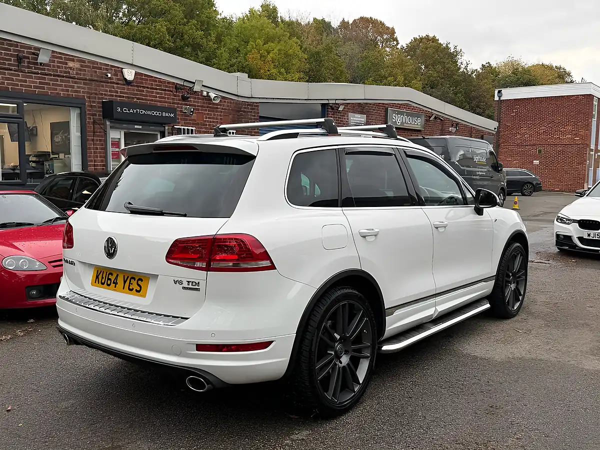 Used 2014 Volkswagen Touareg R-Line White - Interior and Exterior details 3