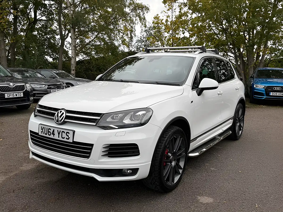 Used 2014 Volkswagen Touareg R-Line White - Interior and Exterior details 9