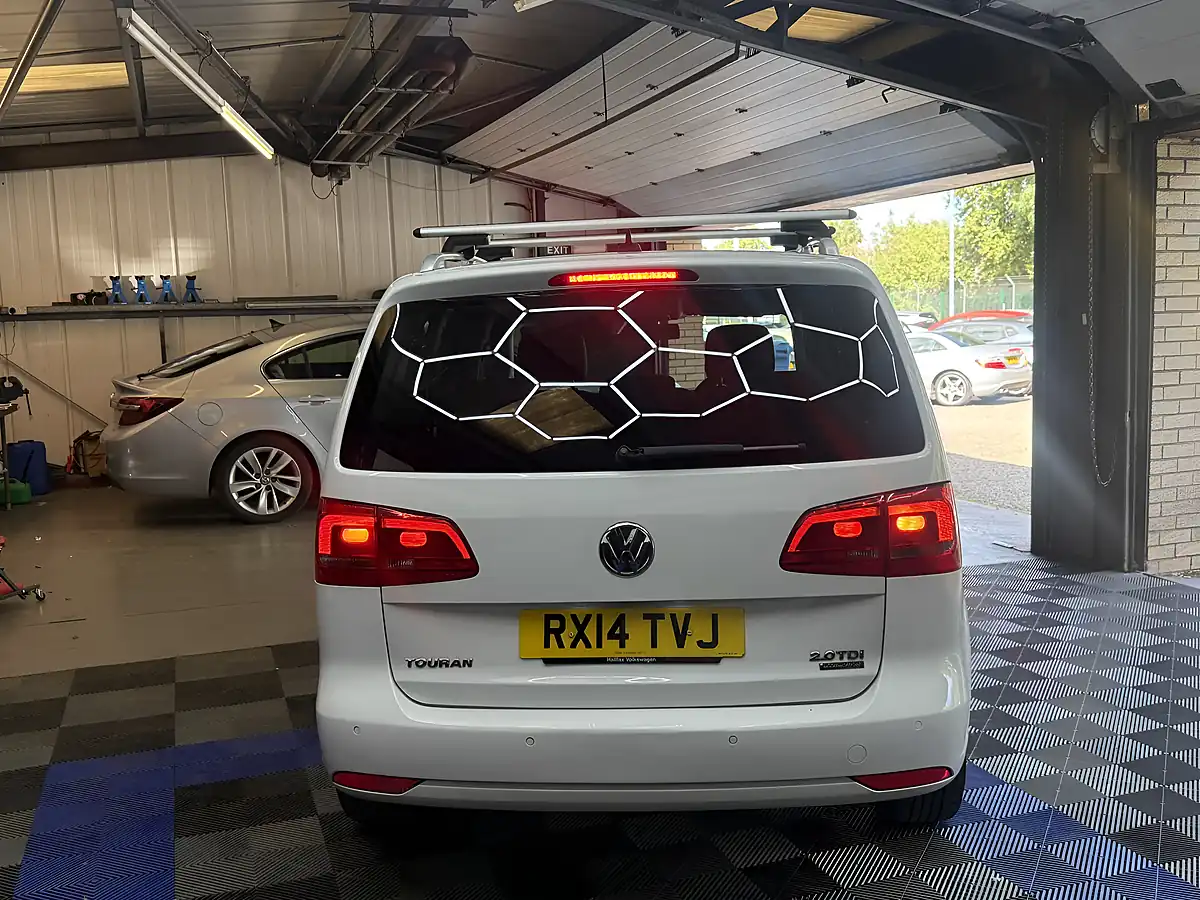 Used 2014 Volkswagen Touran Bluemotion Tech Sport White - Interior and Exterior details 5