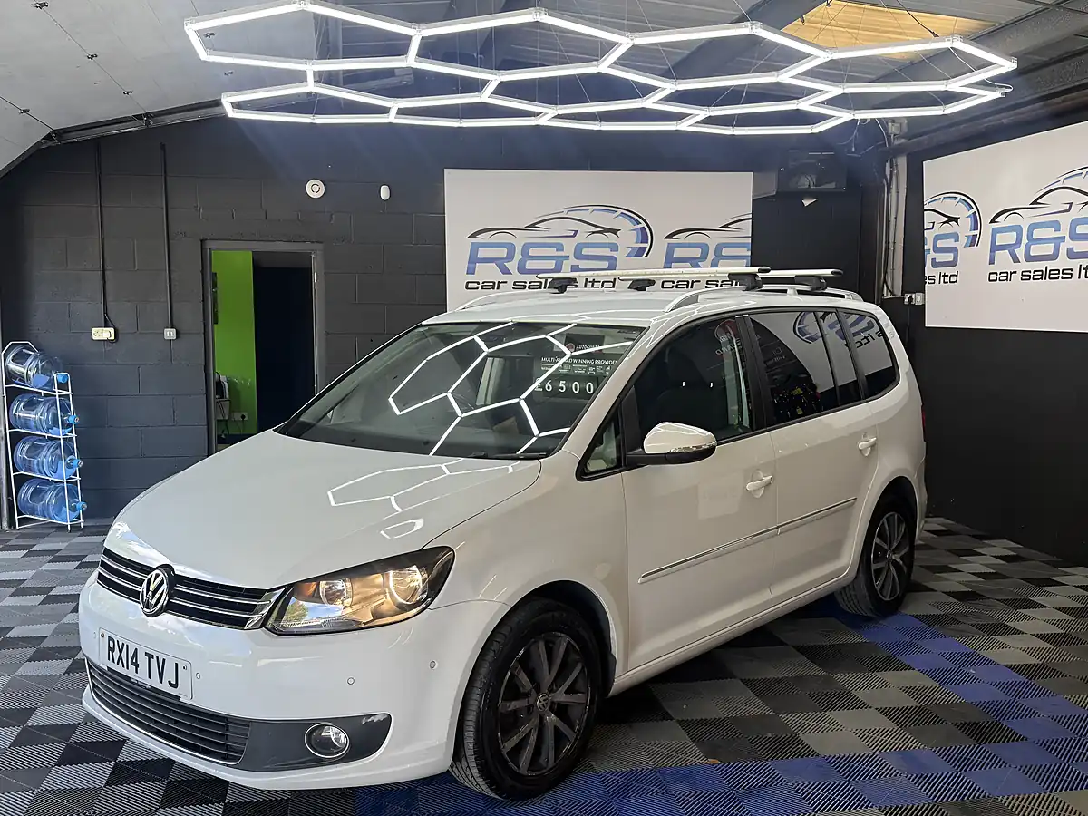 Used 2014 Volkswagen Touran Bluemotion Tech Sport White - Interior and Exterior details 7