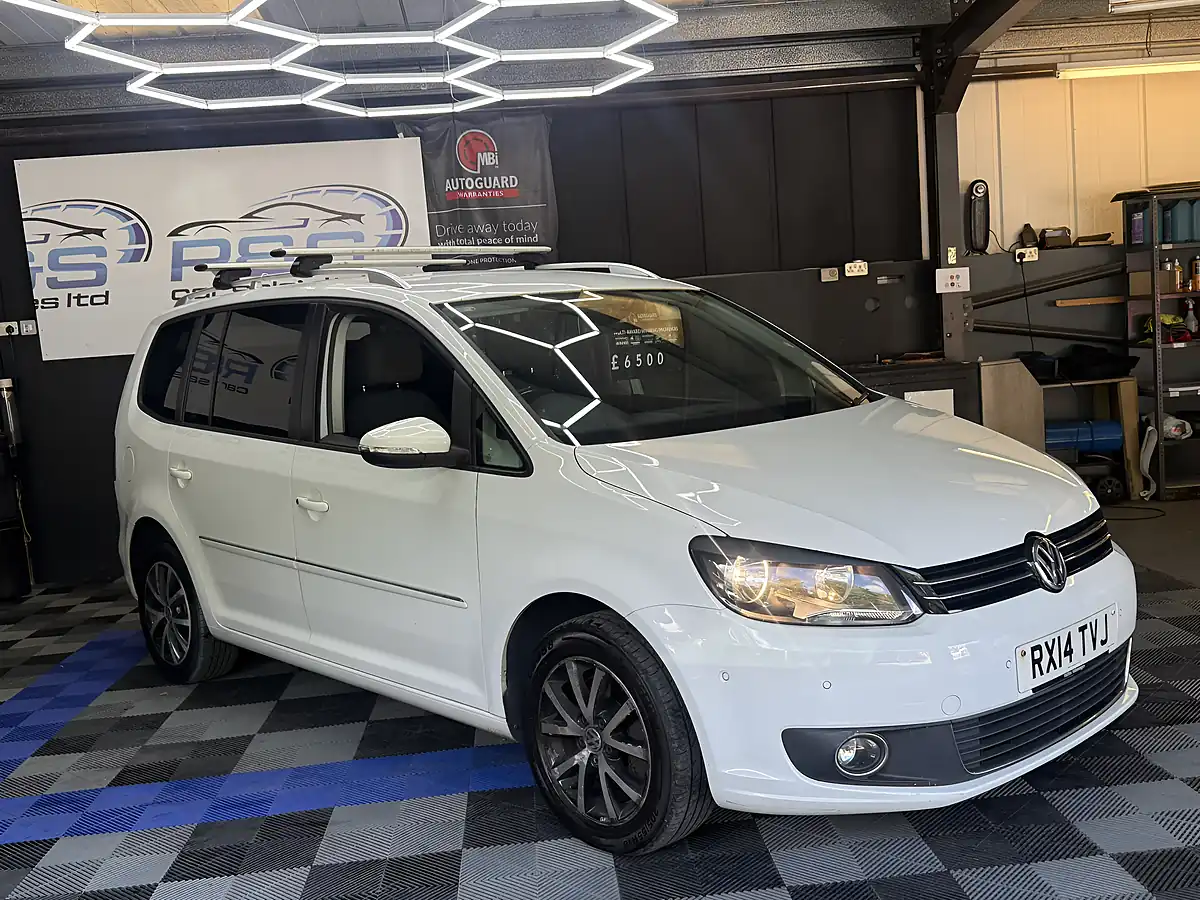 Used 2014 Volkswagen Touran Bluemotion Tech Sport White - Interior and Exterior details 8