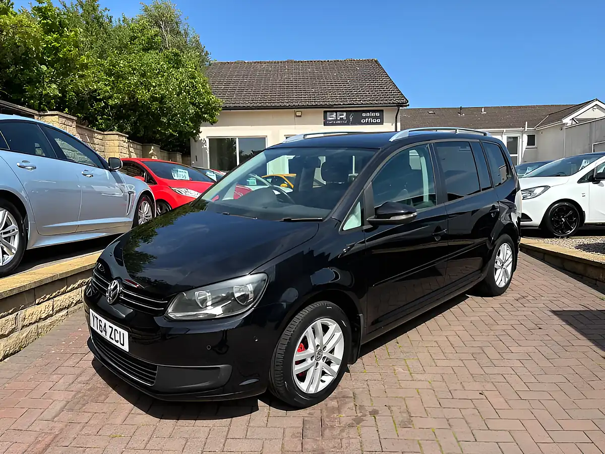 Used 2014 Volkswagen Touran Se Black - Front View
