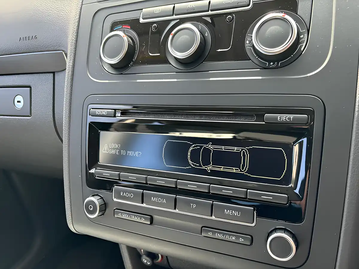 Used 2014 Volkswagen Touran Se Black - Interior and Exterior details 13