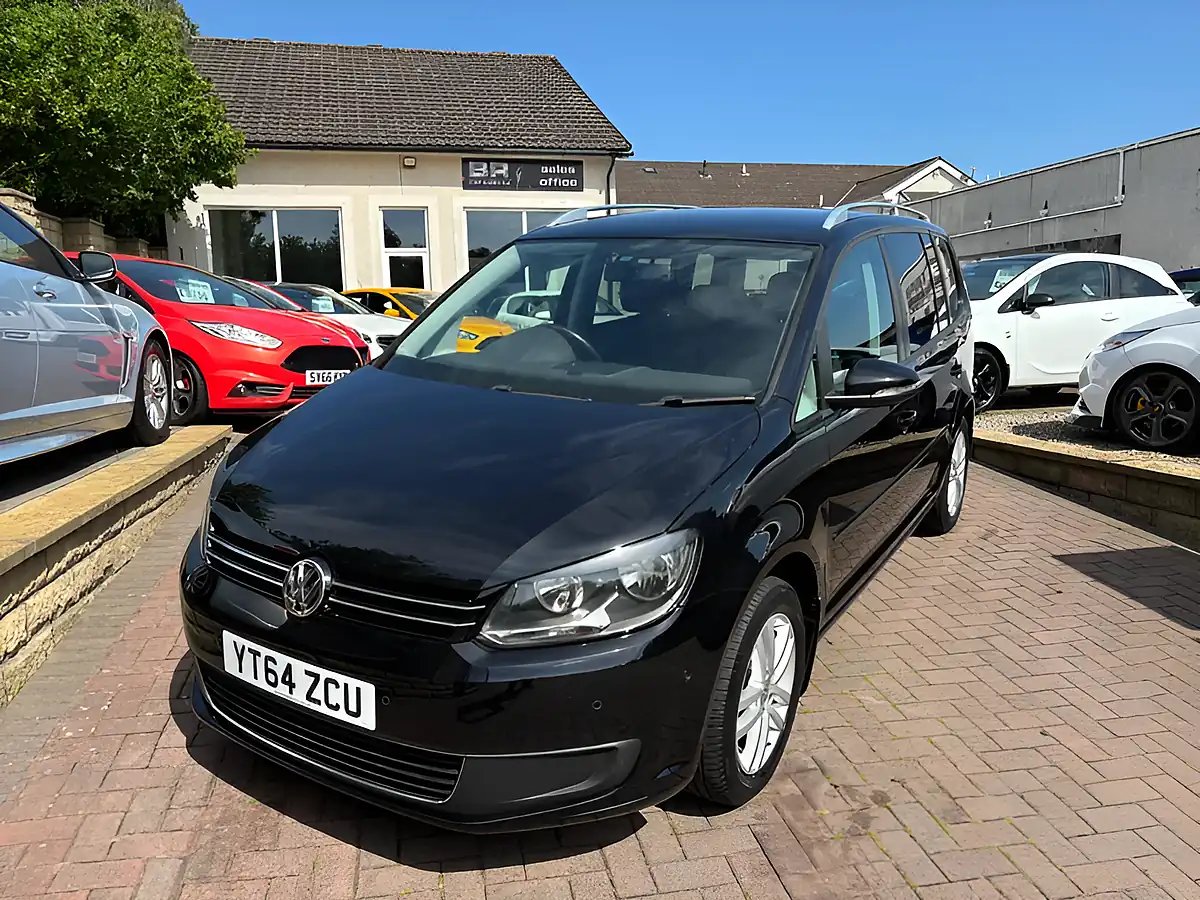 Used 2014 Volkswagen Touran Se Black - Interior and Exterior details 4