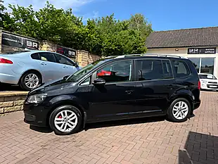 Used 2014 Volkswagen Touran Se Black - Interior and Exterior details 5