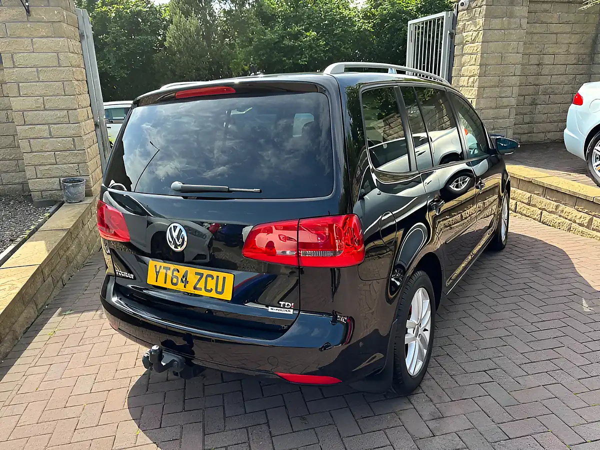 Used 2014 Volkswagen Touran Se Black - Interior and Exterior details 9