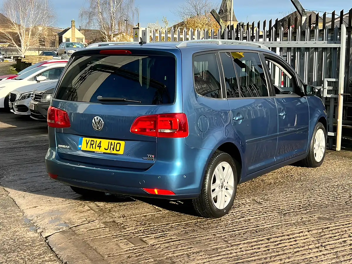 Used 2014 Volkswagen Touran Se Blue - Interior and Exterior details 14
