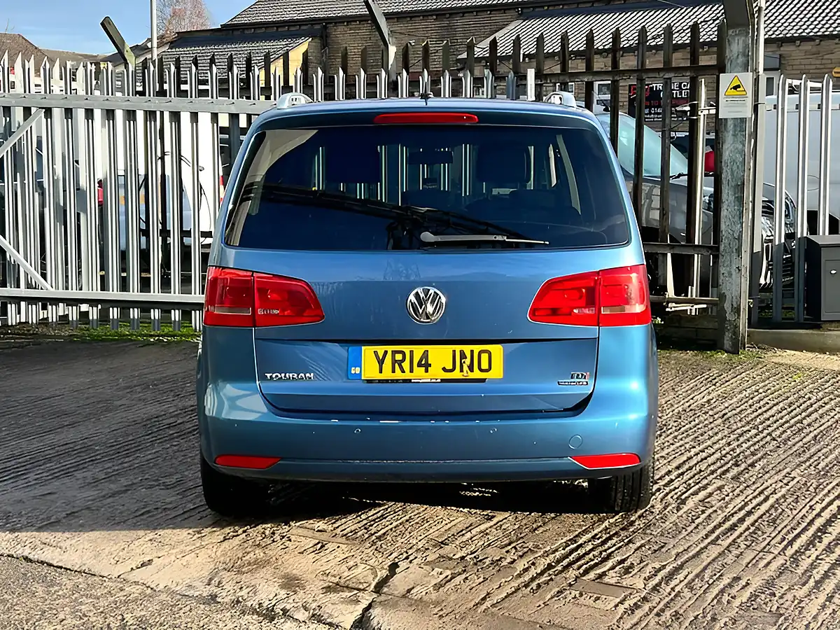 Used 2014 Volkswagen Touran Se Blue - Interior and Exterior details 17