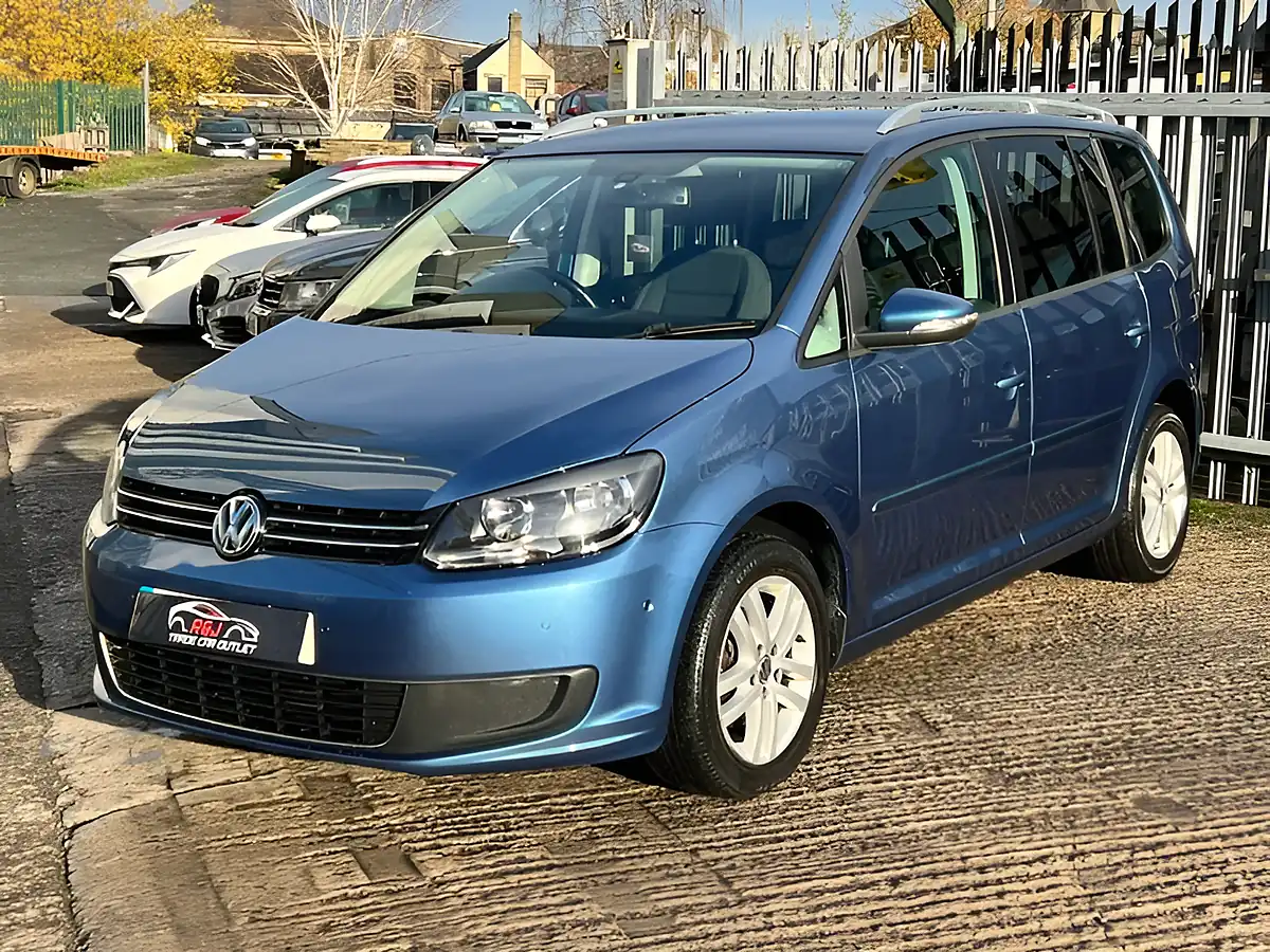 Used 2014 Volkswagen Touran Se Blue - Interior and Exterior details 3