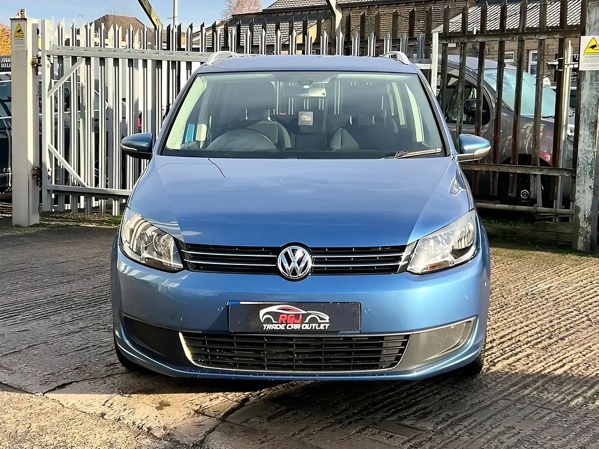 Used 2014 Volkswagen Touran Se Blue - Interior and Exterior details 5