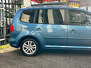 Used 2014 Volkswagen Touran Se Blue - Interior and Exterior details 8