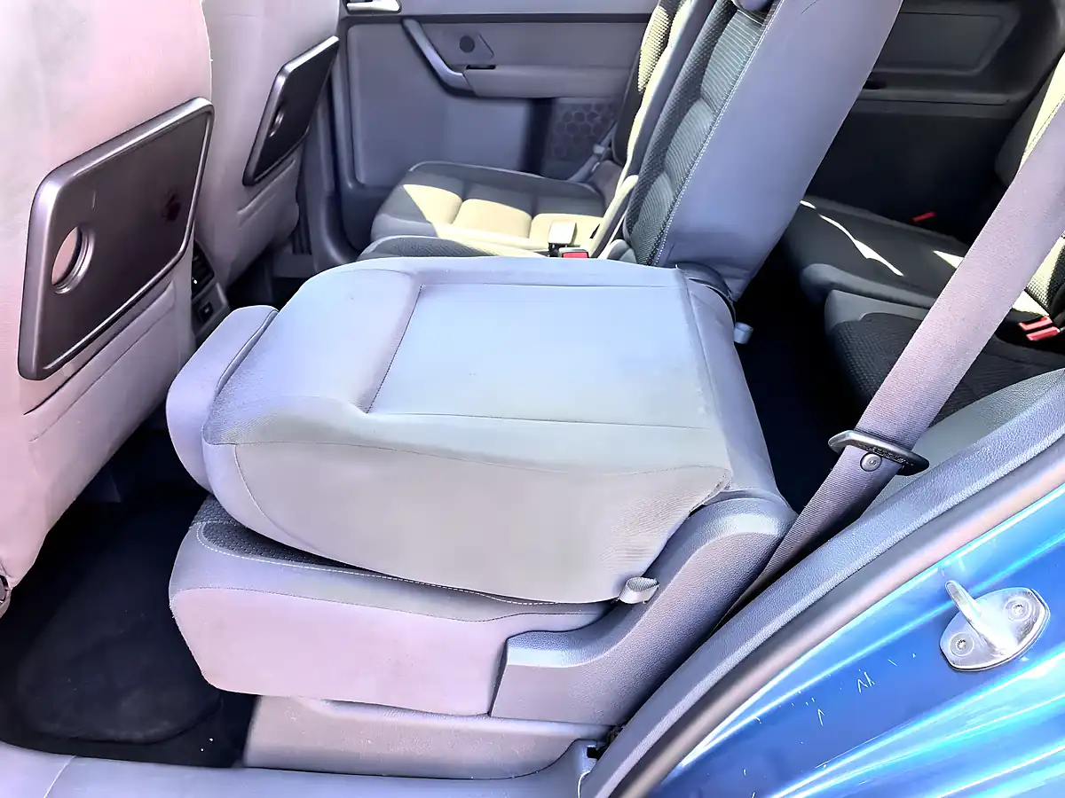 Used 2014 Volkswagen Touran Se Bluemotion Technology Blue - Interior and Exterior details 10