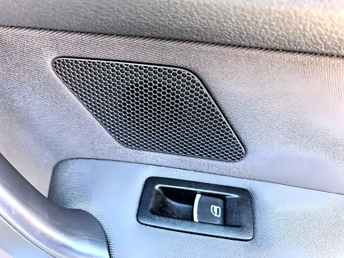 Used 2014 Volkswagen Touran Se Bluemotion Technology Blue - Interior and Exterior details 14