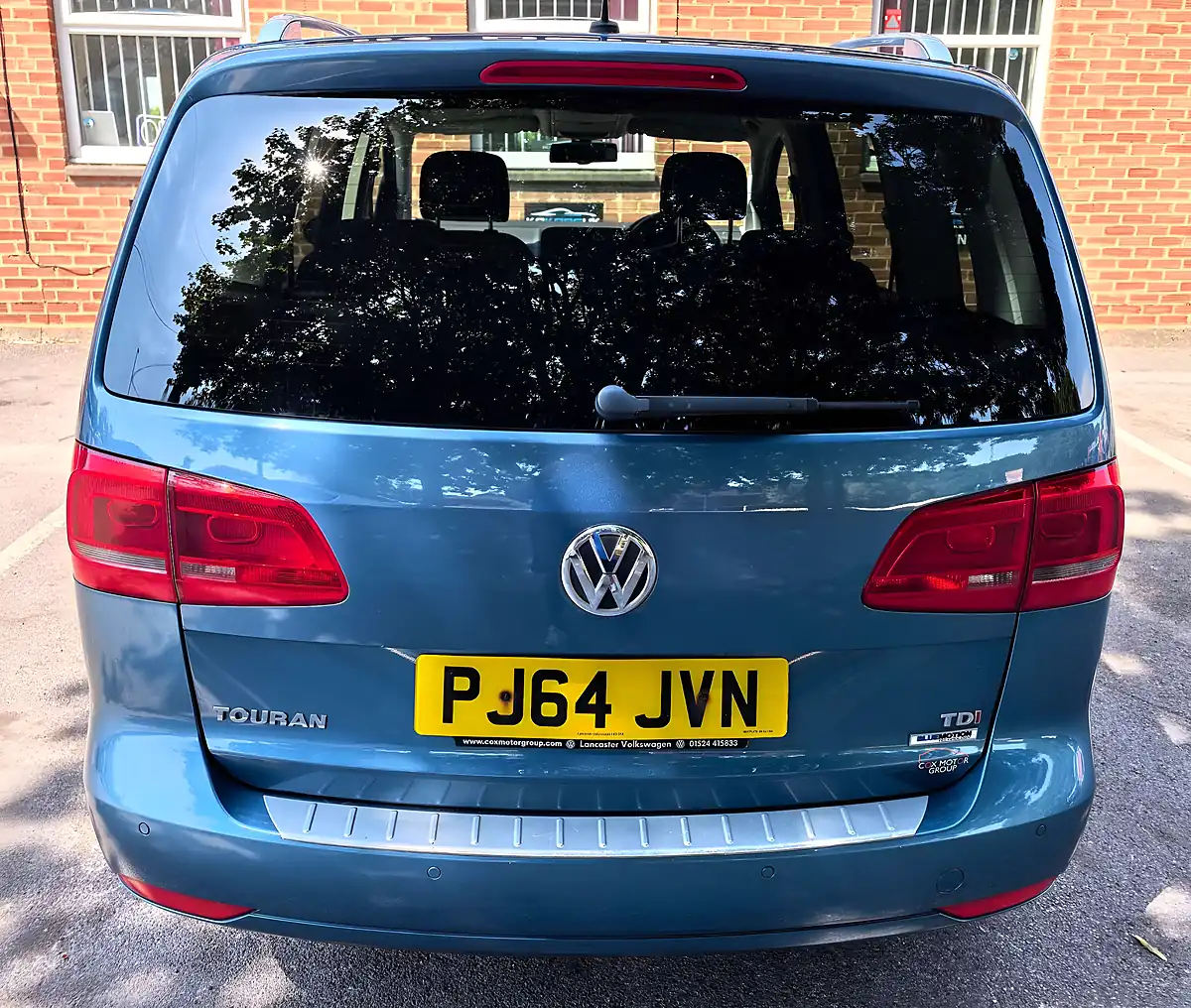 Used 2014 Volkswagen Touran Se Bluemotion Technology Blue - Interior and Exterior details 8