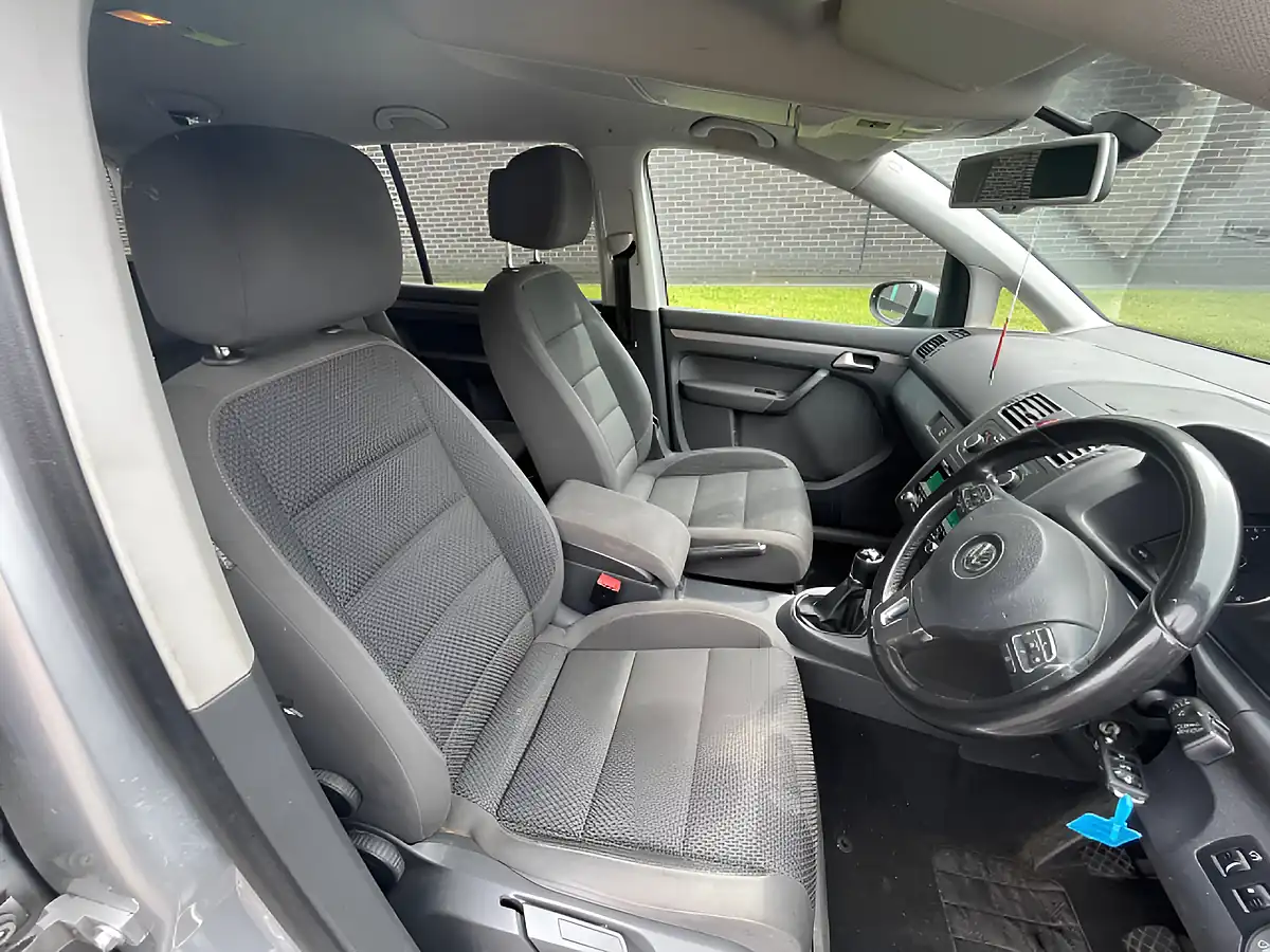 Used 2014 Volkswagen Touran Se Euro 5 Silver - Interior and Exterior details 11