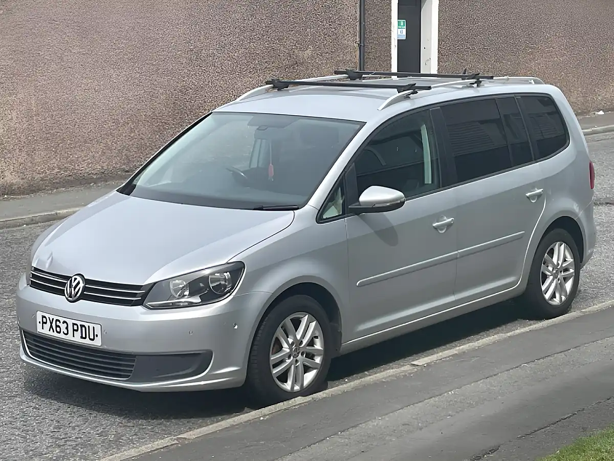 Used 2014 Volkswagen Touran Se Euro 5 Silver - Interior and Exterior details 3