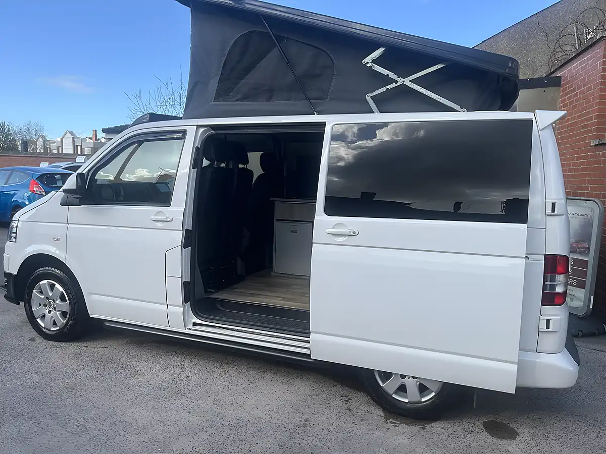 Used 2014 Volkswagen Transporter Camper White - Interior and Exterior details 12