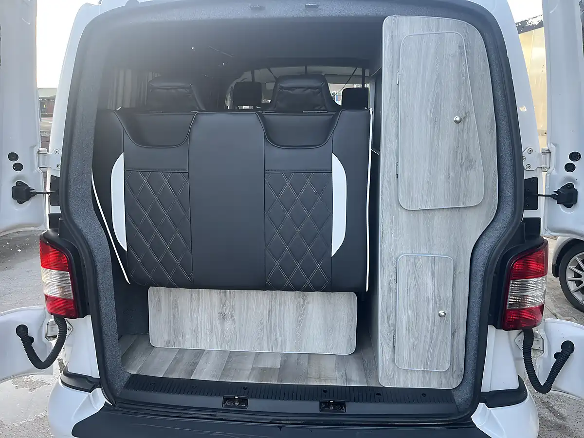 Used 2014 Volkswagen Transporter Camper White - Interior and Exterior details 17