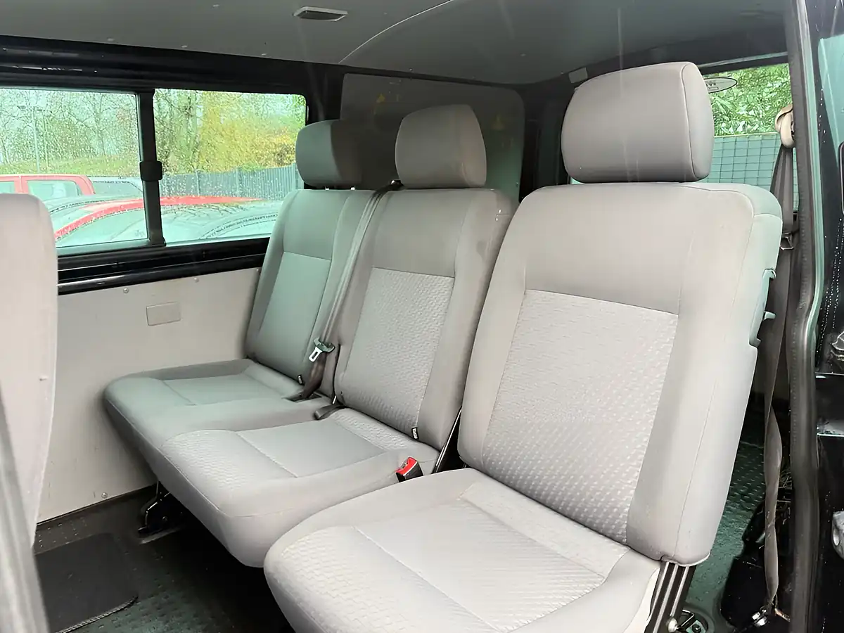 Used 2014 Volkswagen Transporter Highline Black - Interior and Exterior details 10