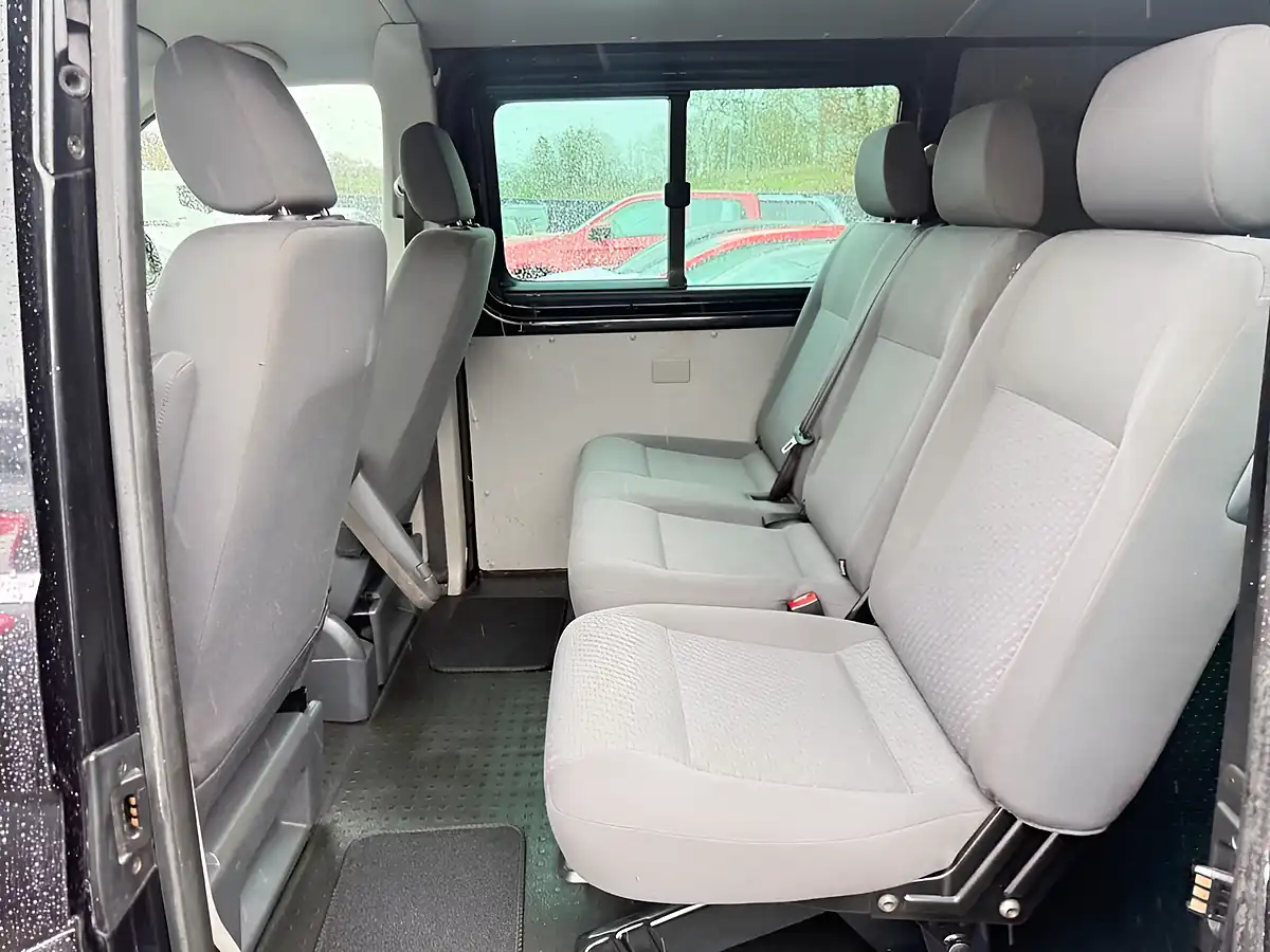Used 2014 Volkswagen Transporter Highline Black - Interior and Exterior details 11
