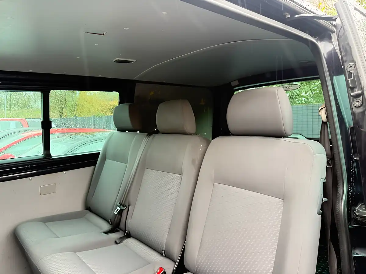 Used 2014 Volkswagen Transporter Highline Black - Interior and Exterior details 9