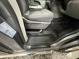 Used 2014 Volkswagen Transporter Highline Grey - Interior and Exterior details 16