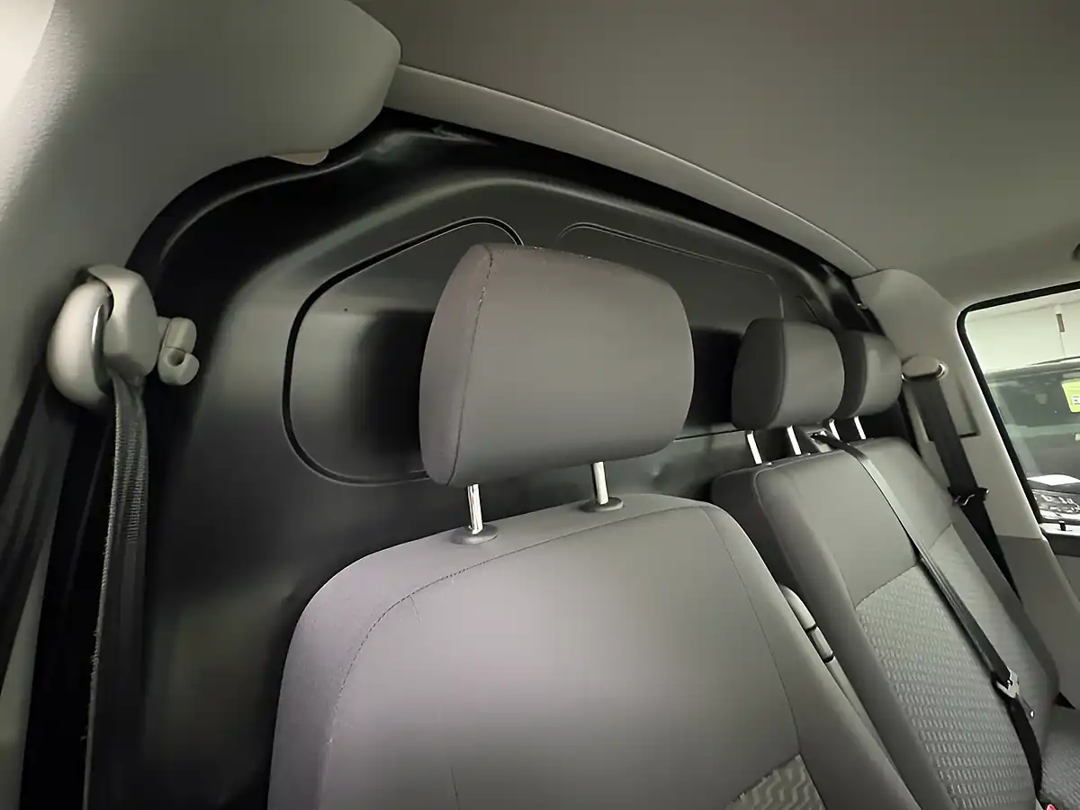 Used 2014 Volkswagen Transporter Highline Grey - Interior and Exterior details 4