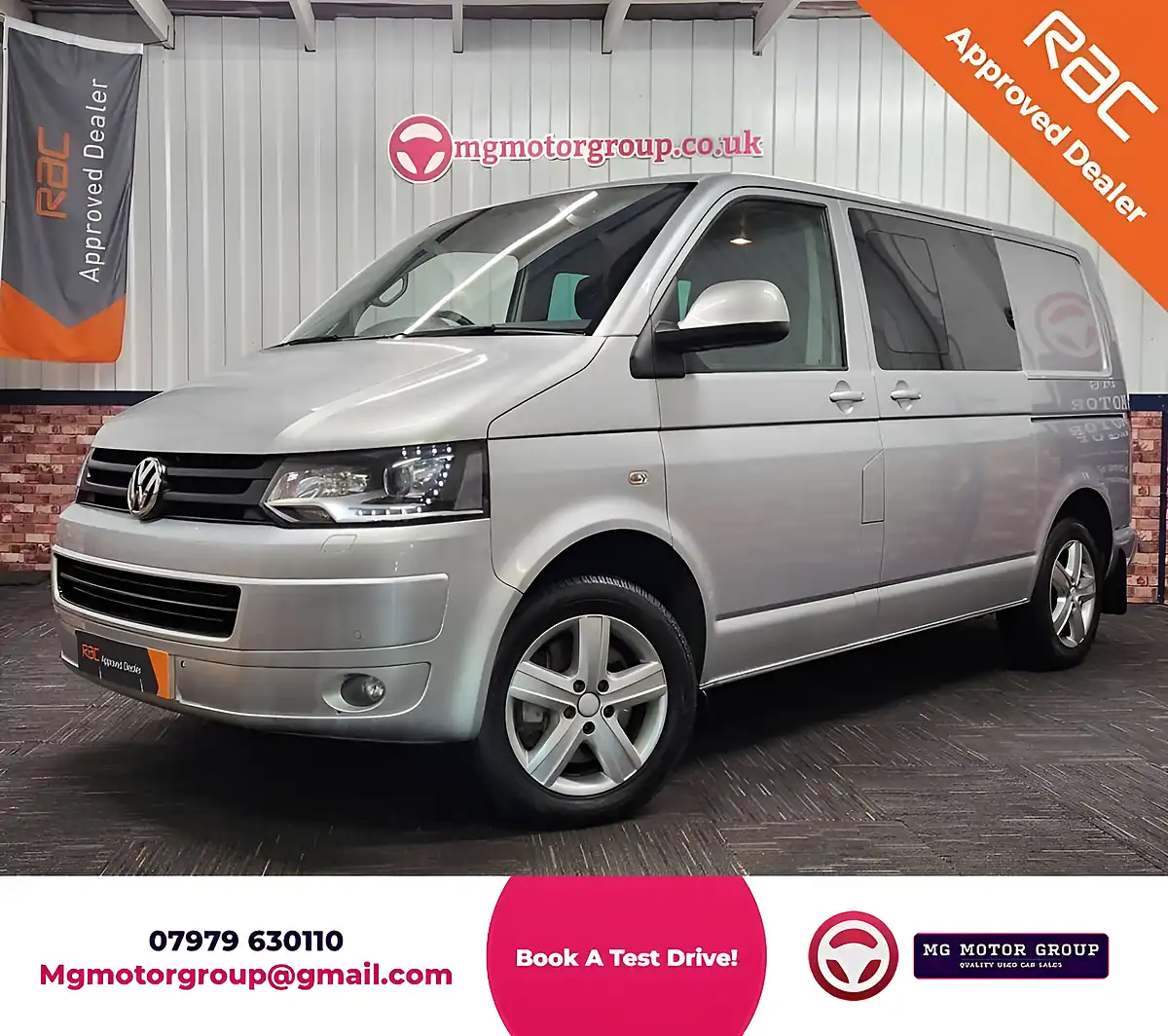 Used 2014 Volkswagen Transporter Highline Kombi Reflex Silver - Front View