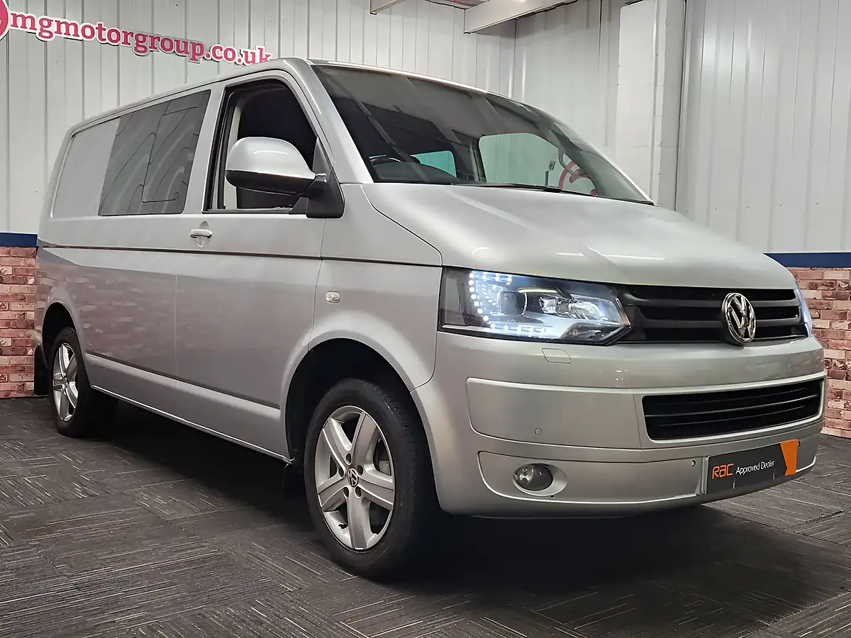 Used 2014 Volkswagen Transporter Highline Kombi Reflex Silver - Interior and Exterior details 10