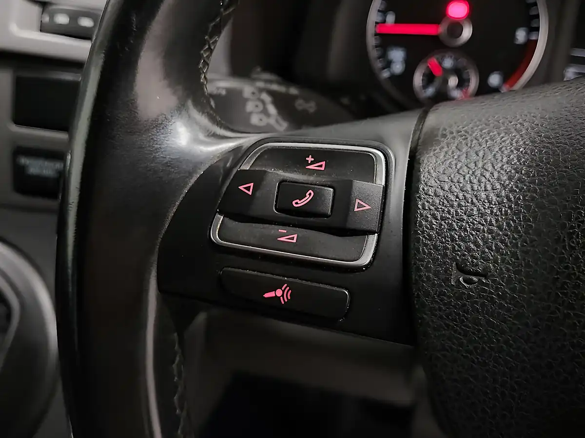 Used 2014 Volkswagen Transporter Highline Kombi Reflex Silver - Interior and Exterior details 19