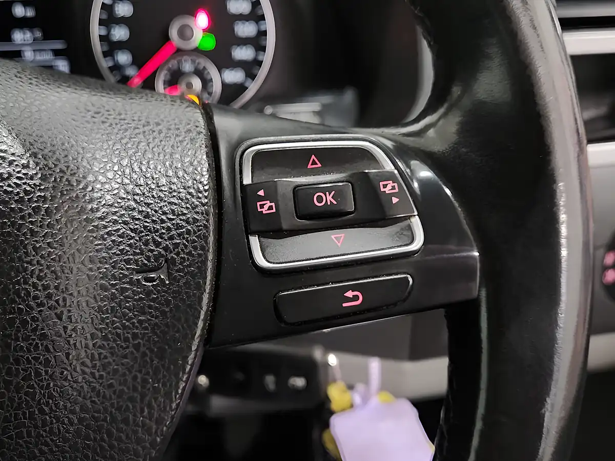 Used 2014 Volkswagen Transporter Highline Kombi Reflex Silver - Interior and Exterior details 20