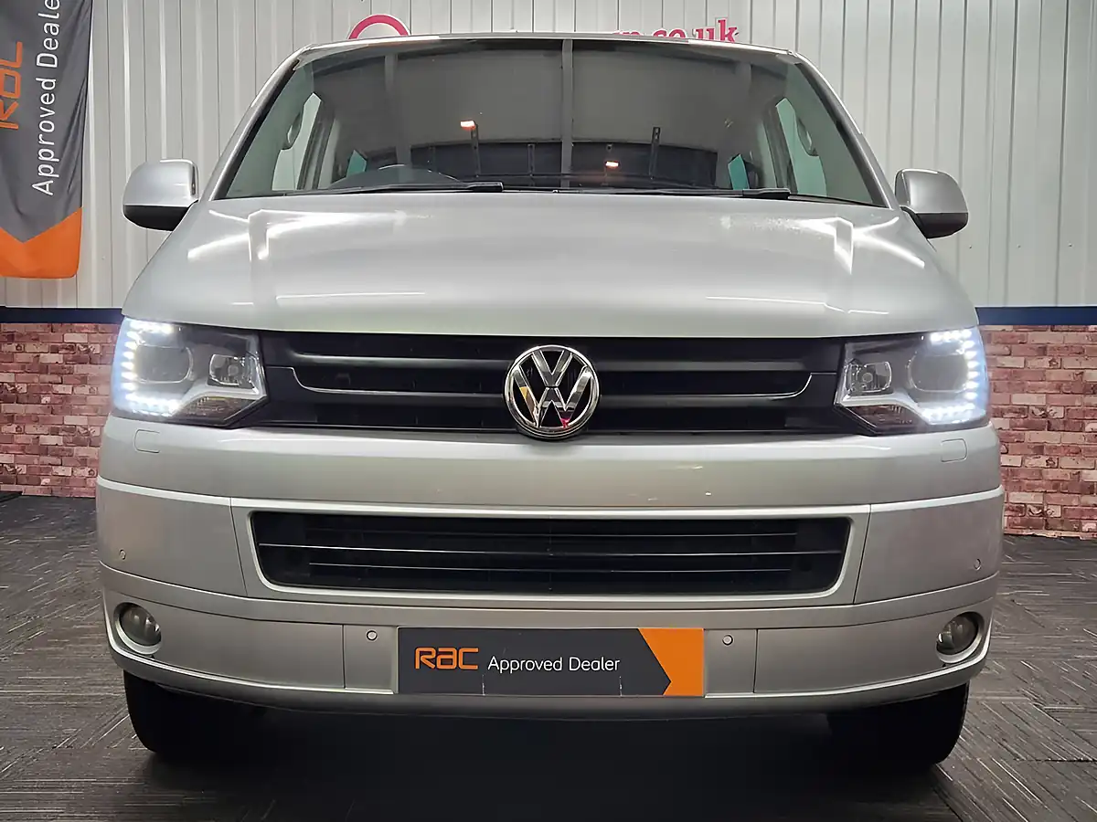 Used 2014 Volkswagen Transporter Highline Kombi Reflex Silver - Interior and Exterior details 5