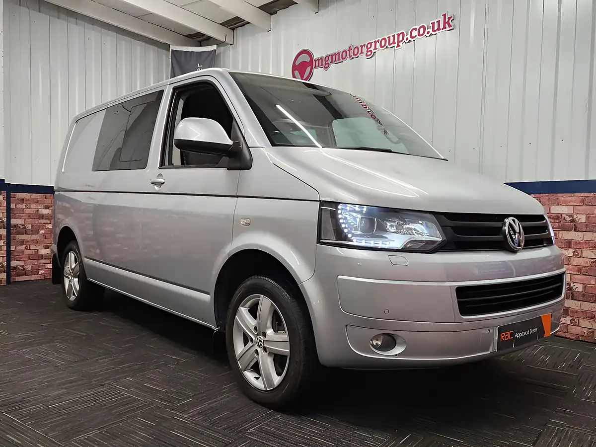 Used 2014 Volkswagen Transporter Highline Kombi Reflex Silver - Interior and Exterior details 9