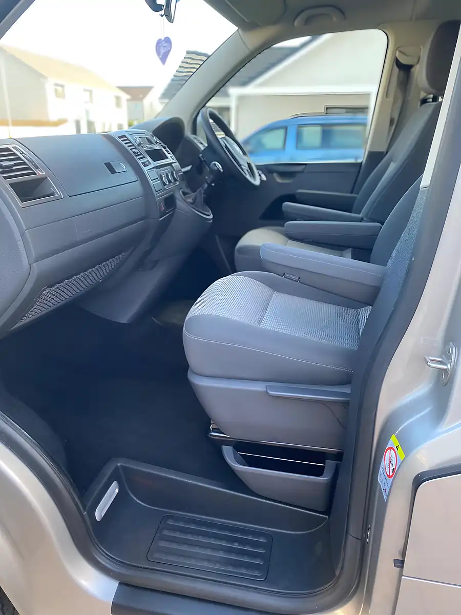 Used 2014 Volkswagen Transporter Shuttle Se L3 H1 Beige - Interior and Exterior details 11