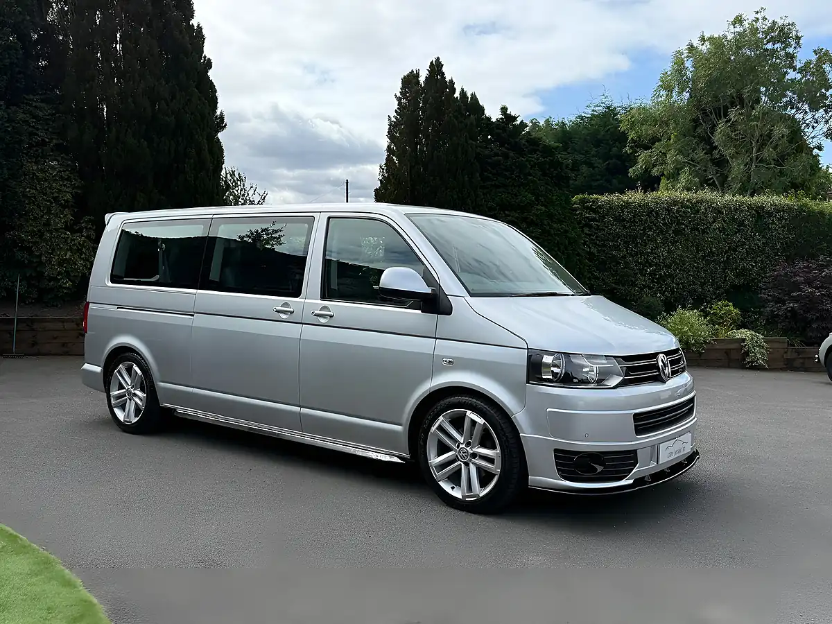Used 2014 Volkswagen Transporter Shuttle Se Silver - Interior and Exterior details 10