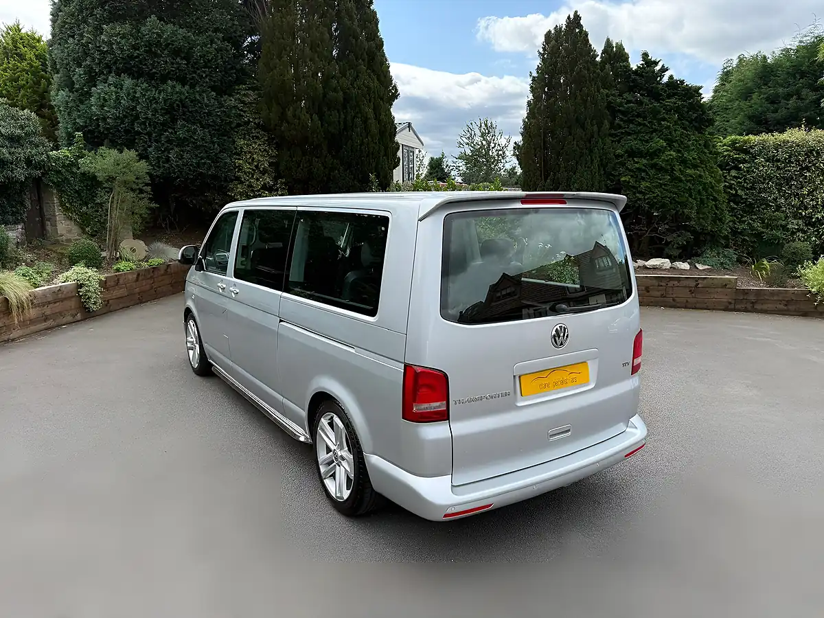 Used 2014 Volkswagen Transporter Shuttle Se Silver - Interior and Exterior details 11