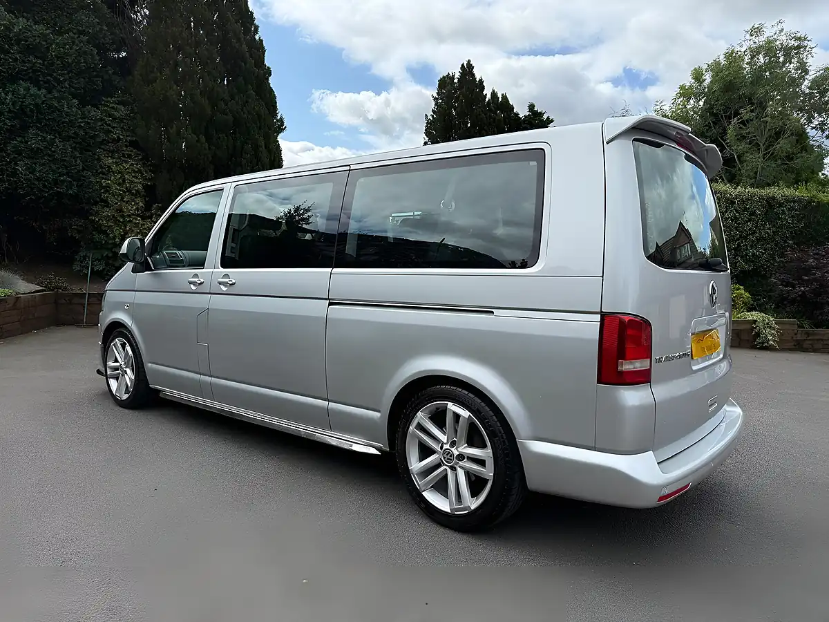 Used 2014 Volkswagen Transporter Shuttle Se Silver - Interior and Exterior details 12