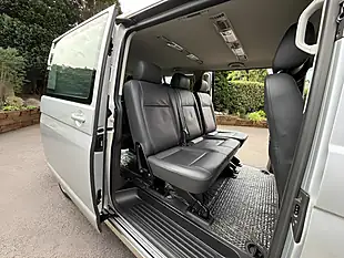 Used 2014 Volkswagen Transporter Shuttle Se Silver - Interior and Exterior details 16