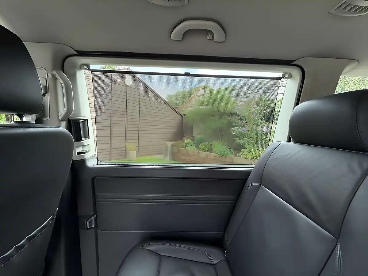 Used 2014 Volkswagen Transporter Shuttle Se Silver - Interior and Exterior details 18