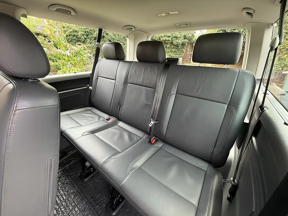 Used 2014 Volkswagen Transporter Shuttle Se Silver - Interior and Exterior details 19
