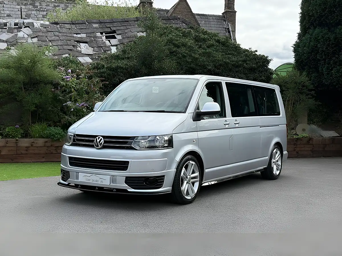 Used 2014 Volkswagen Transporter Shuttle Se Silver - Interior and Exterior details 3