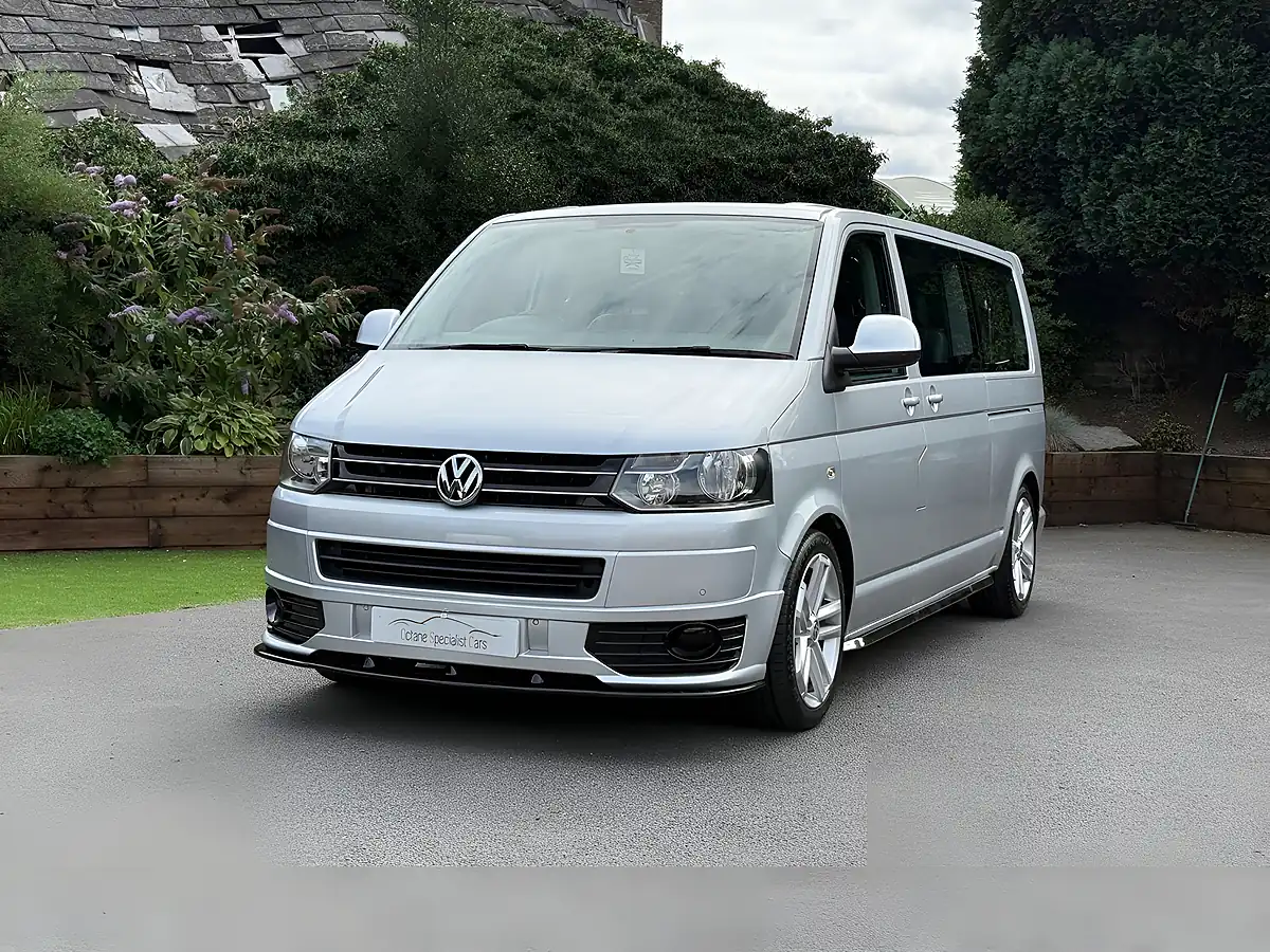 Used 2014 Volkswagen Transporter Shuttle Se Silver - Interior and Exterior details 4