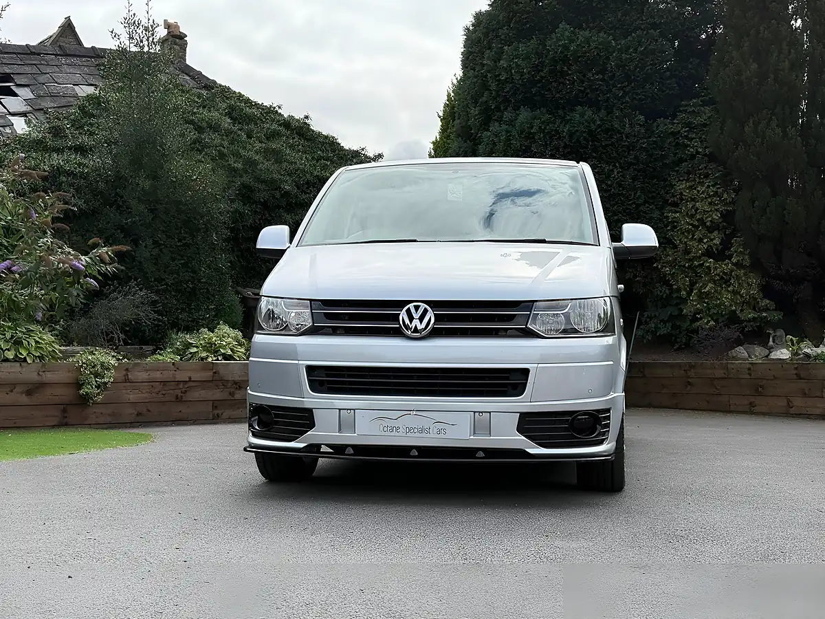 Used 2014 Volkswagen Transporter Shuttle Se Silver - Interior and Exterior details 5