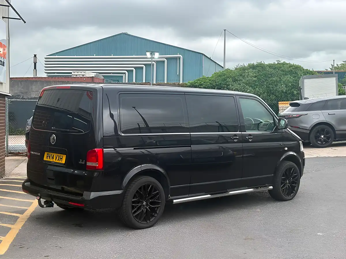 Used 2014 Volkswagen Transporter Shuttle T32 Se Black - Interior and Exterior details 6