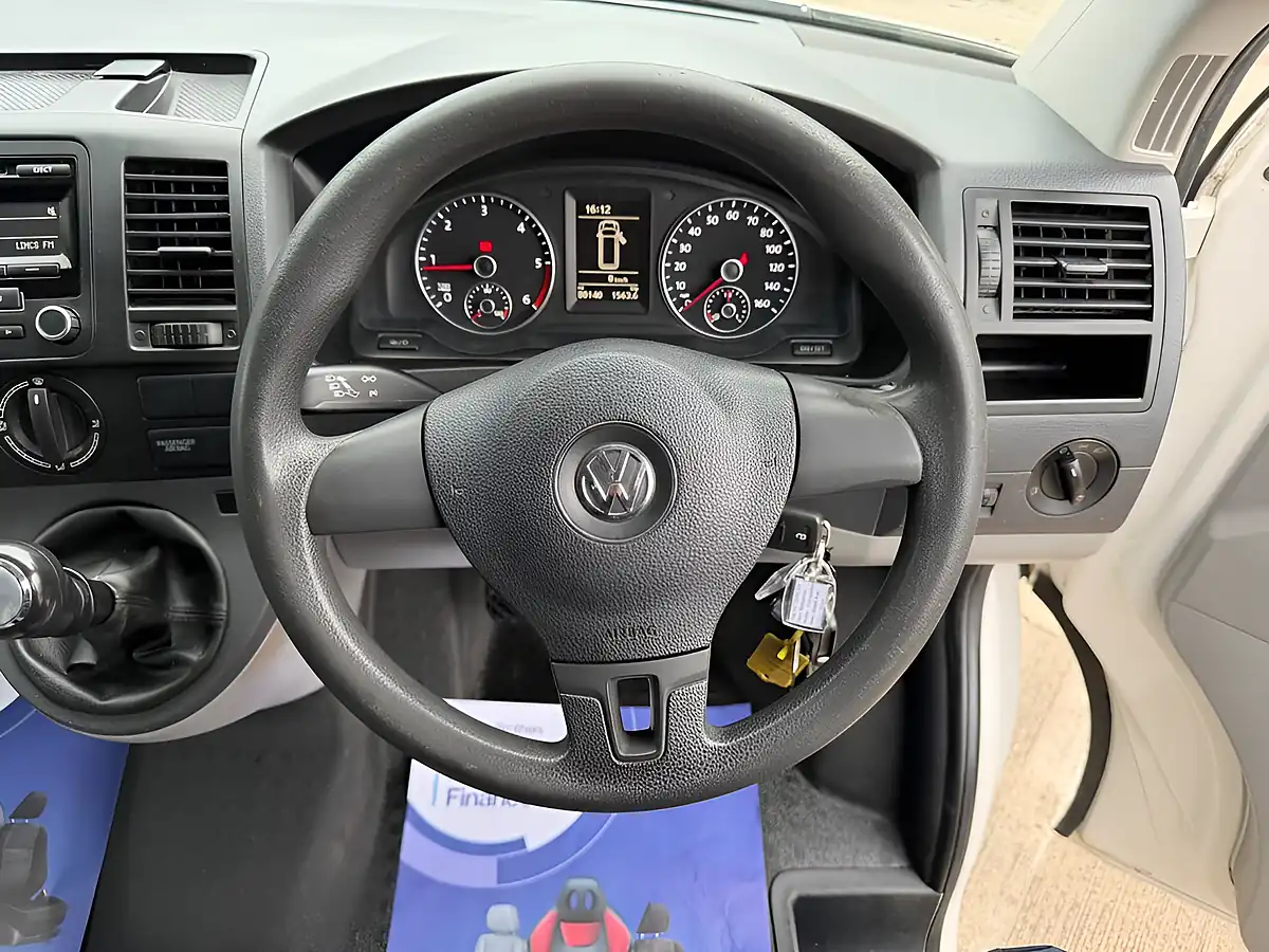 Used 2014 Volkswagen Transporter Startline White - Interior and Exterior details 12